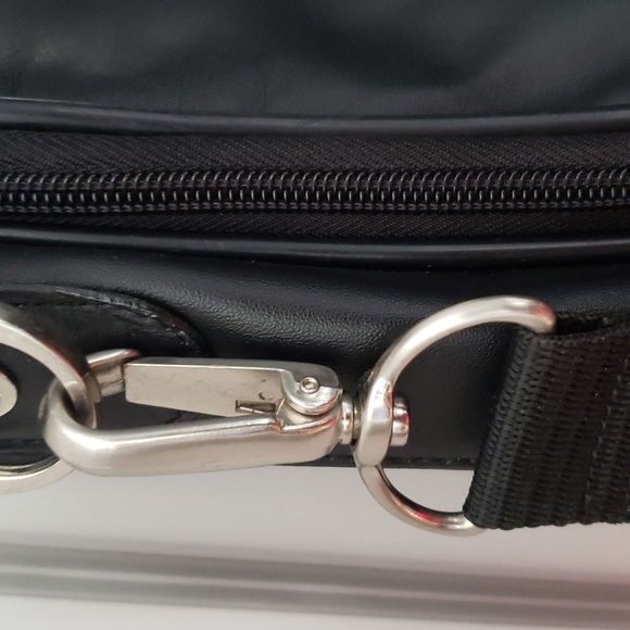 Kenneth Cole Computer Case - Picture 5 of 8